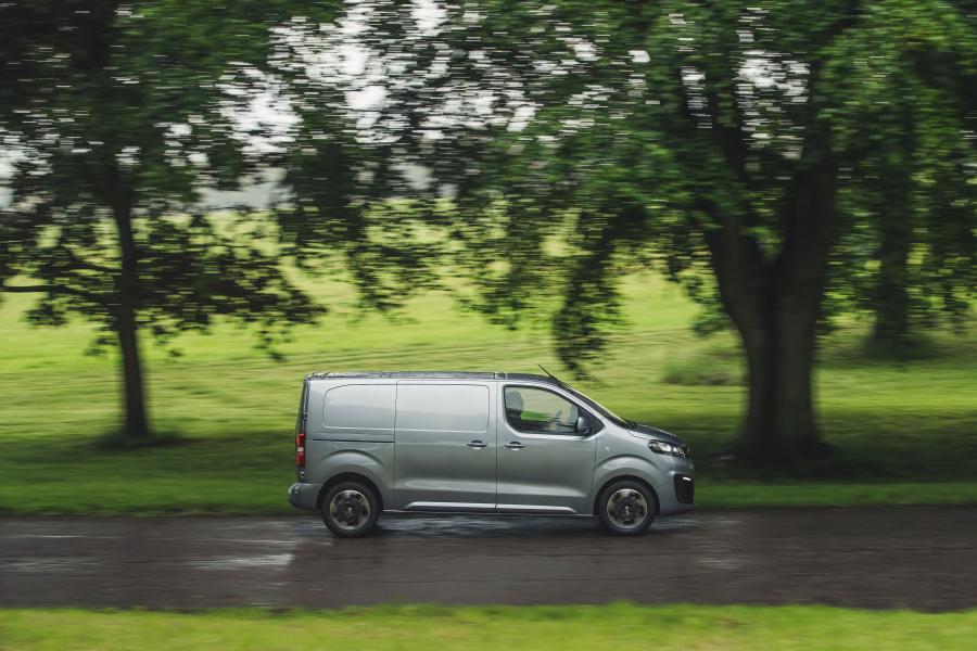 Vauxhall Vivaro Van 2019 года  (фото 13 из 35)